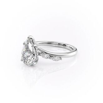 Unique Style Moissanite Pear Cut Diamond Ring