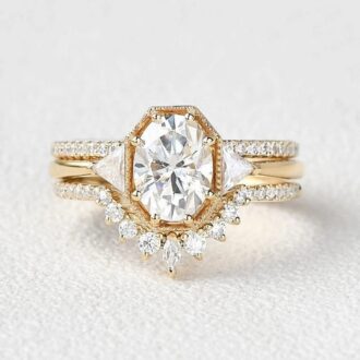 Oval Cut Filigree Three Stone Moissanite Wedding Ring Set For Women