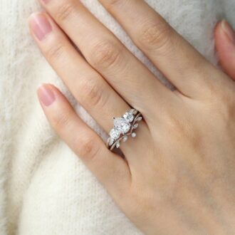 VVS1 Moissanite Pear Cut Twisted Ring Set For Women