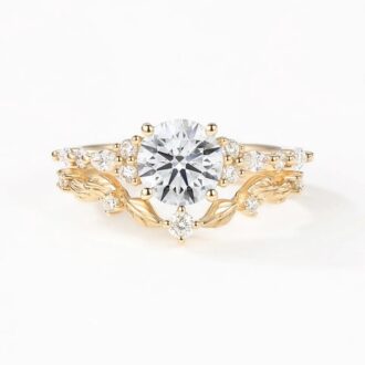Side Accent Round Cut Colorless Moissanite Ring Set