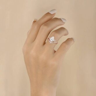 Pear Cut Side Accent Moissanite Wedding Ring Set For Women