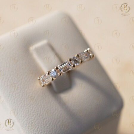 Bugget diamond Ring with Yellow tone for her