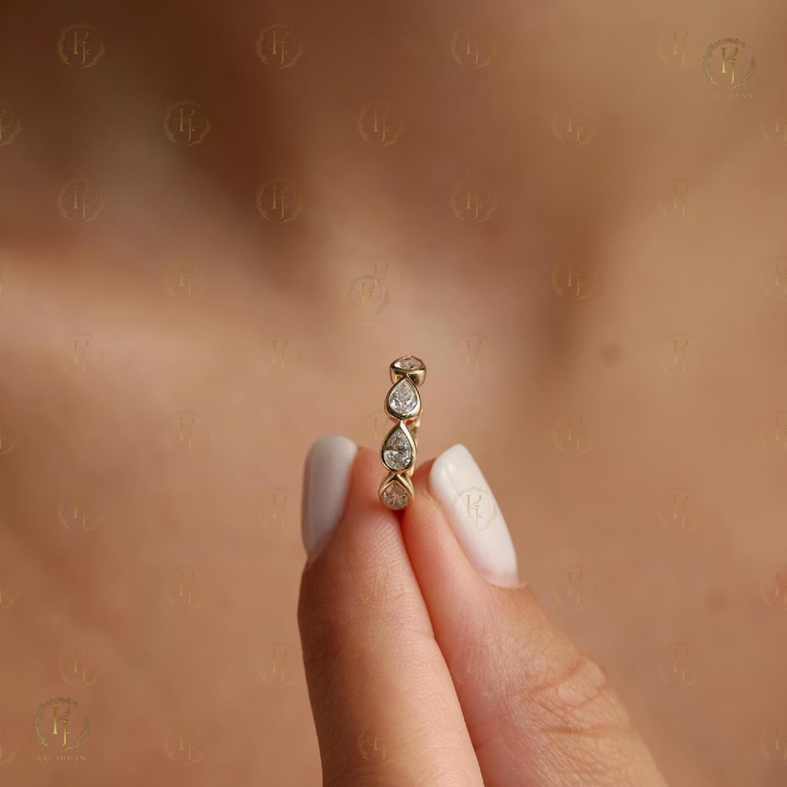 Daily wear Earrings with yellow tone - Image 2