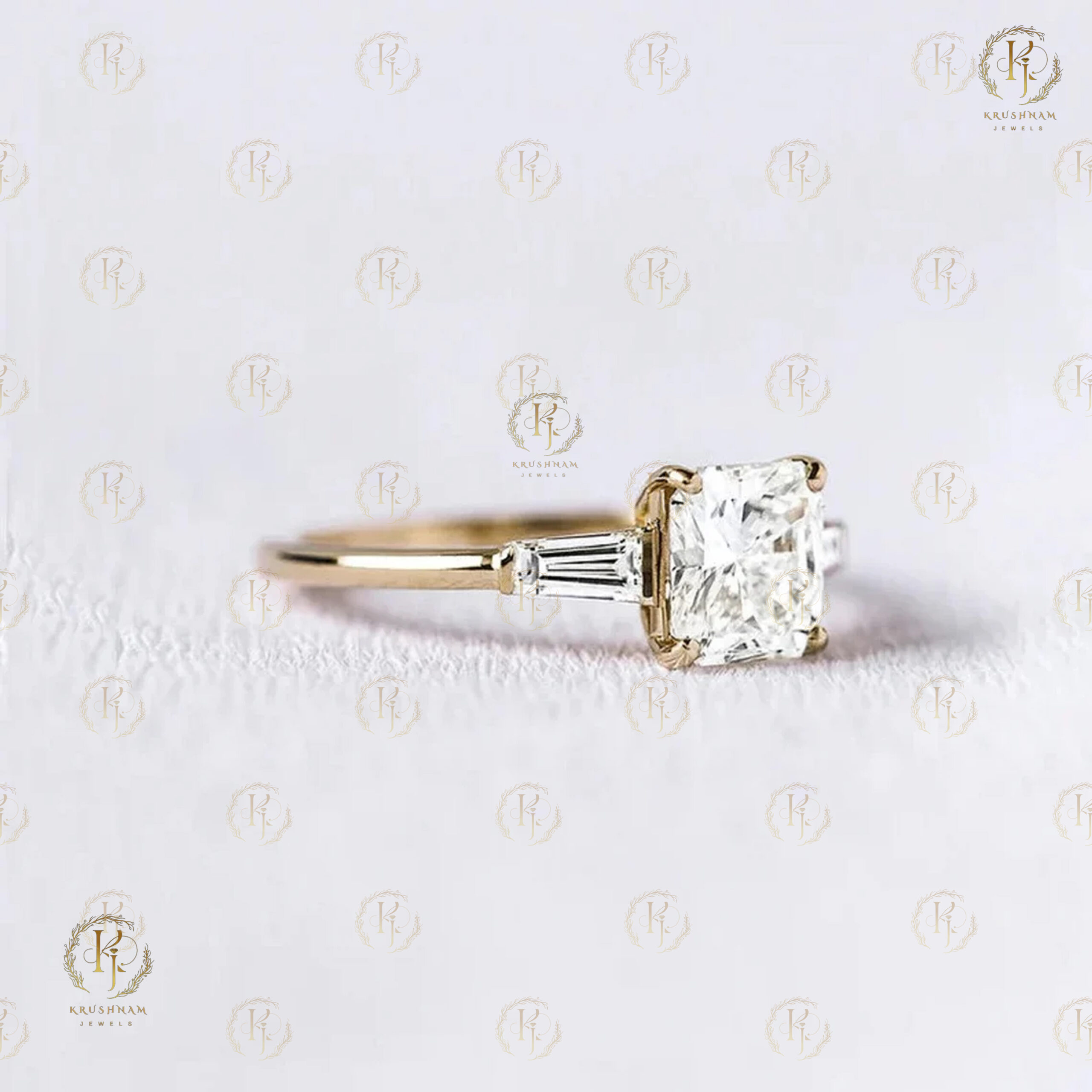 Elegant Emerald Diamond ring - Image 6